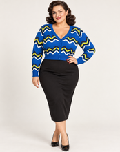 Laden Sie das Bild in den Galerie-Viewer, Cardigan Good Vibes,  Zick-Zack Muster,Blau; Plus Size
