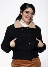 Laden Sie das Bild in den Galerie-Viewer, Blousonjacke mit Teddykragen, Schwarz
