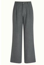 Laden Sie das Bild in den Galerie-Viewer, Lynn Pants Brando Stripe – Grey Melange

