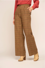 Laden Sie das Bild in den Galerie-Viewer, Linda Pants Tartan Tweed Caramel
