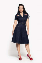 Laden Sie das Bild in den Galerie-Viewer, Jeans Swingdress Rosen, Denim
