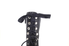 Laden Sie das Bild in den Galerie-Viewer, Vintage Schnürstiefel Claire, Schwarz
