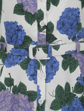 Laden Sie das Bild in den Galerie-Viewer, Swingkleid Caterina Hortensia, weiss-floral
